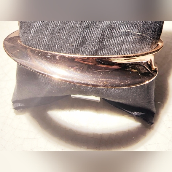 Luxury Smooth wave rose champagne gold bangle bracelet - Picture 4 of 7